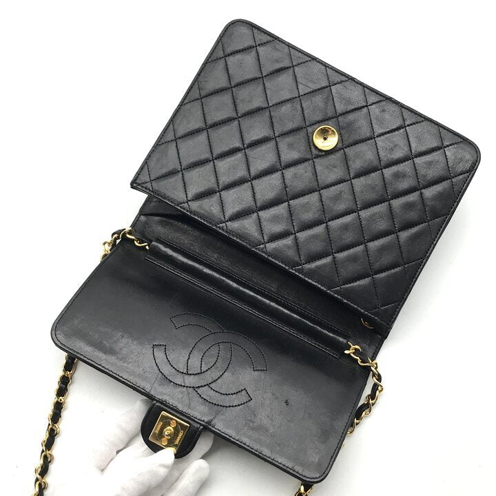 Vintage Chanel Matelasse 22 Black Lambskin Single Flap Chain Shoulder Bag