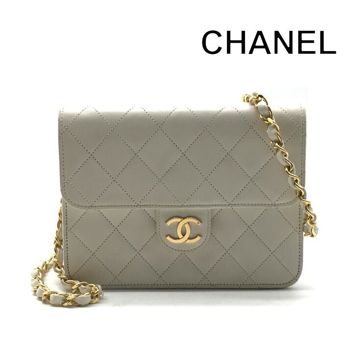 Vintage Chanel Mini Matelasse 18 White Lambskin Gold Hardware Chain Bag