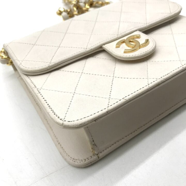 Vintage Chanel Mini Matelasse 18 White Lambskin Gold Hardware Chain Bag