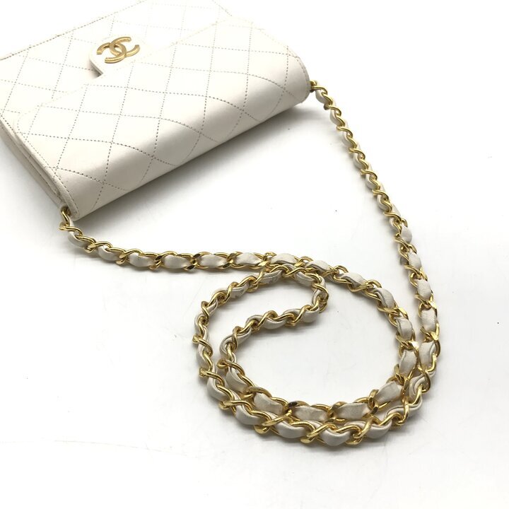 Vintage Chanel Mini Matelasse 18 White Lambskin Gold Hardware Chain Bag