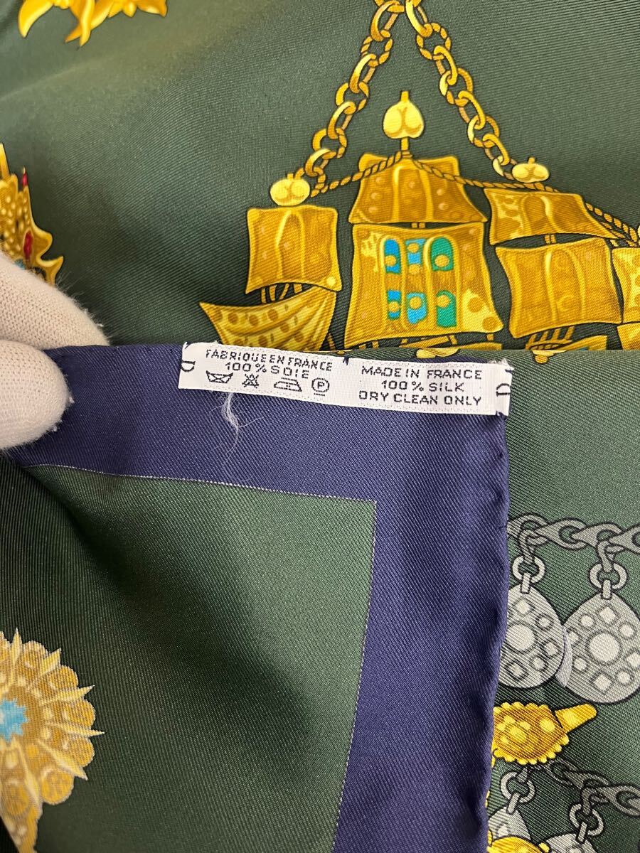 Vintage Hermès Emerald Green Gold Equestrian Medallion Silk Scarf 88cm Carré 90