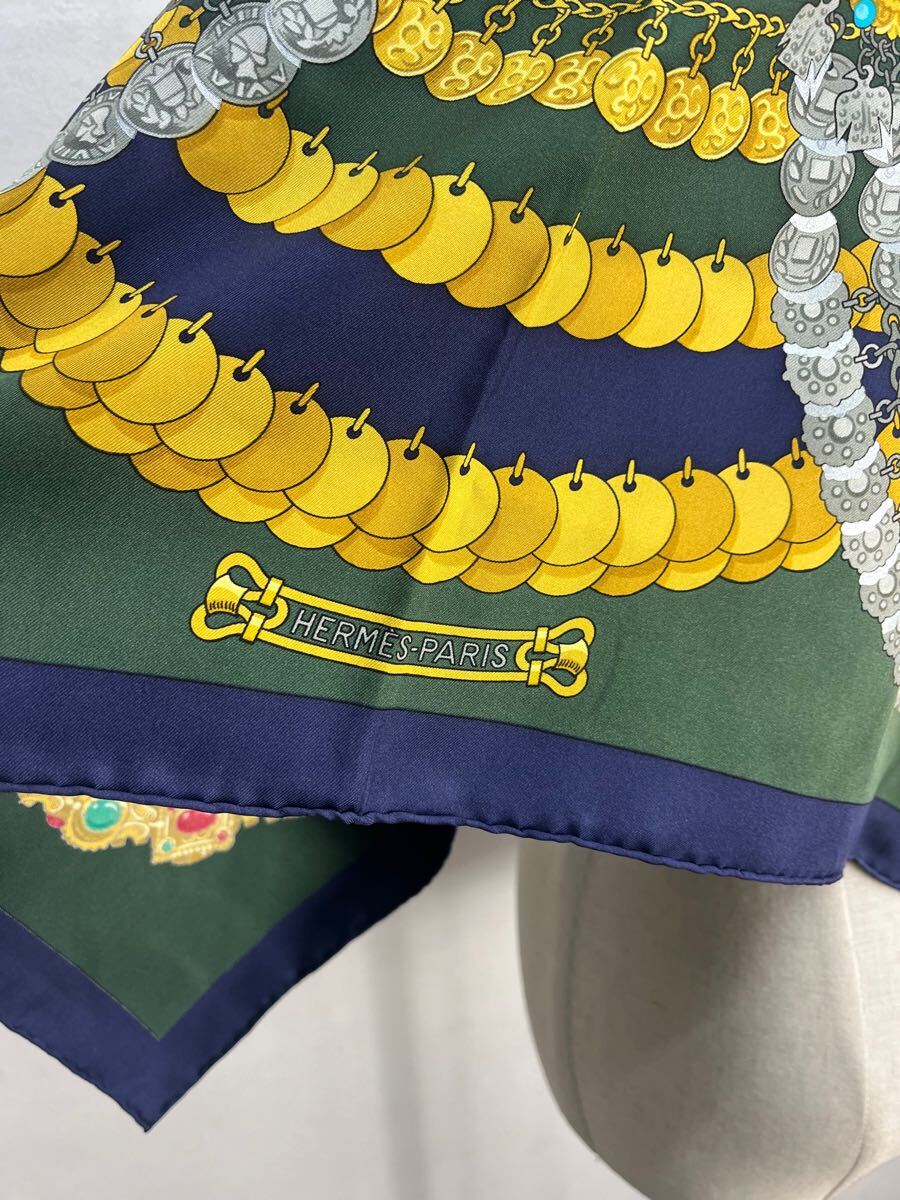 Vintage Hermès Emerald Green Gold Equestrian Medallion Silk Scarf 88cm Carré 90