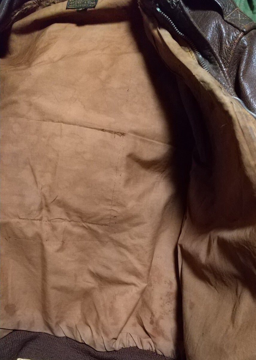 Musuem Quality WWII USAAF A-2 Flight Jacket Spiewak Van Kirk Attributed Mischief Makers Nose Art Crown Zipper Leather Size 42