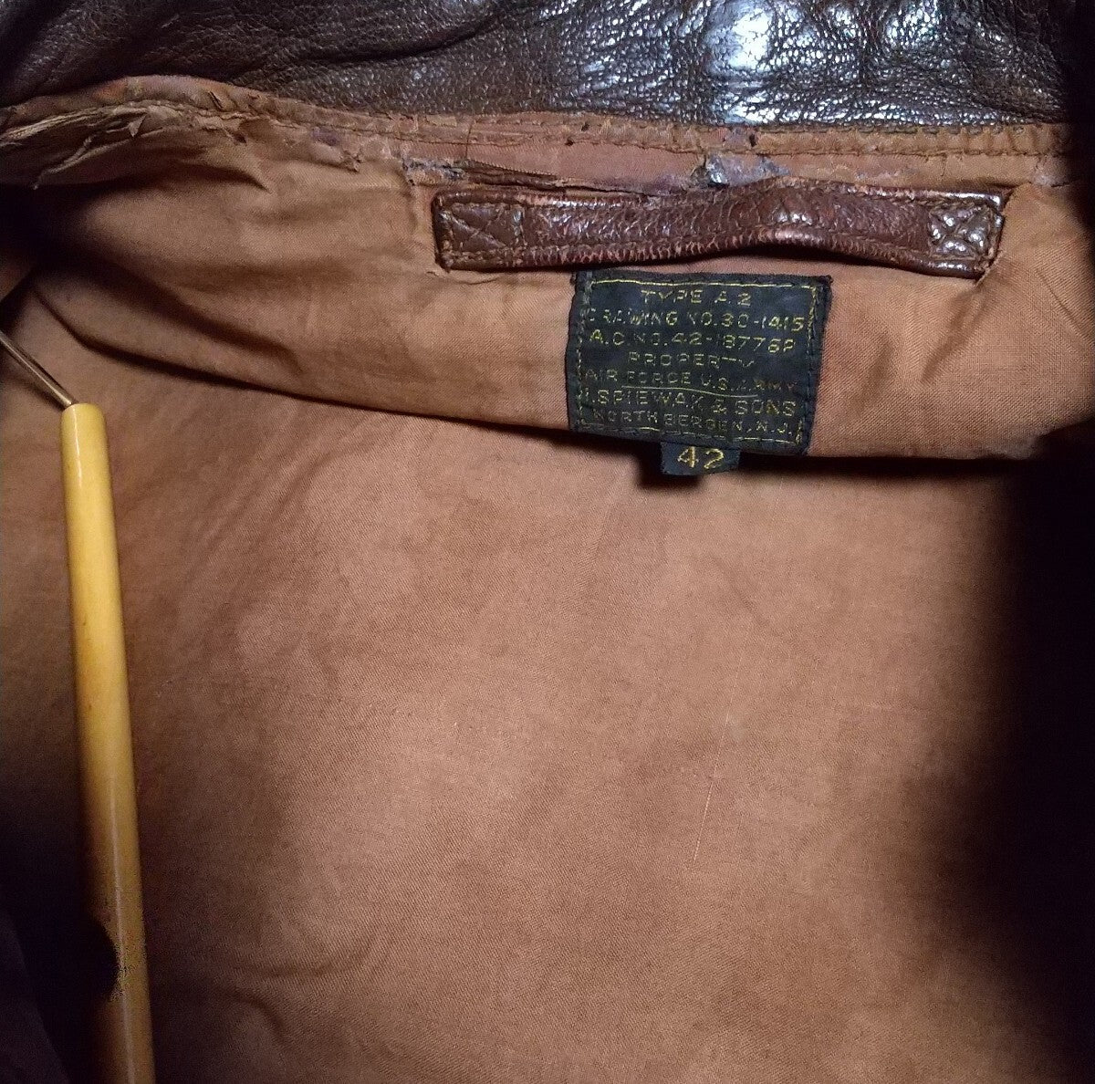 Musuem Quality WWII USAAF A-2 Flight Jacket Spiewak Van Kirk Attributed Mischief Makers Nose Art Crown Zipper Leather Size 42