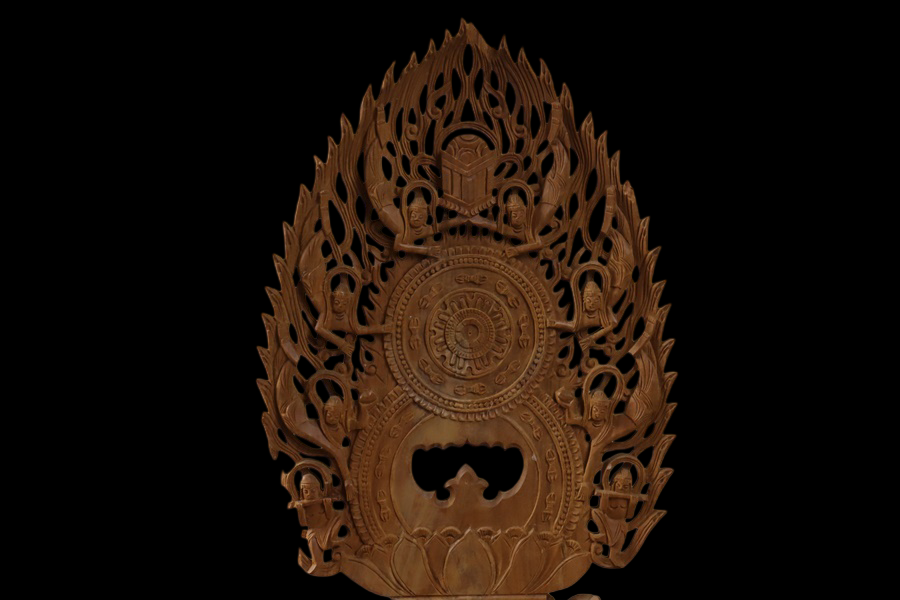 White Sandalwood Dainichi Nyorai (Mahavairocana) — Attributed to Arima Raitai — Tomobako