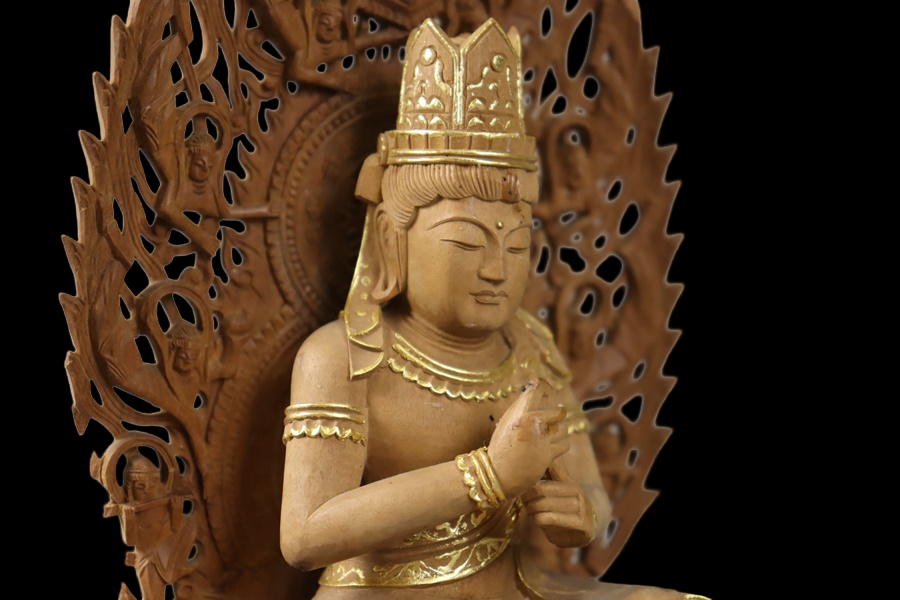 White Sandalwood Dainichi Nyorai (Mahavairocana) — Attributed to Arima Raitai — Tomobako