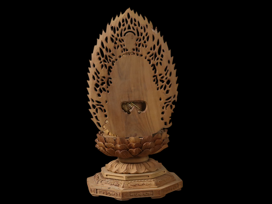 White Sandalwood Dainichi Nyorai (Mahavairocana) — Attributed to Arima Raitai — Tomobako