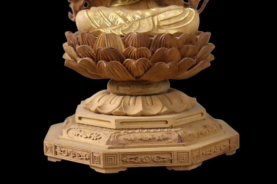 White Sandalwood Dainichi Nyorai (Mahavairocana) — Attributed to Arima Raitai — Tomobako