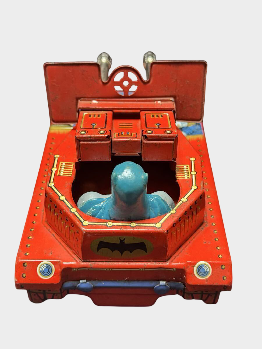 Yonezawa Toys “BATMAN TANK” Tin Armored Vehicle w/ Sofubi Batman — Showa-Era Japanese Friction Tank (Licensed DC Character)
