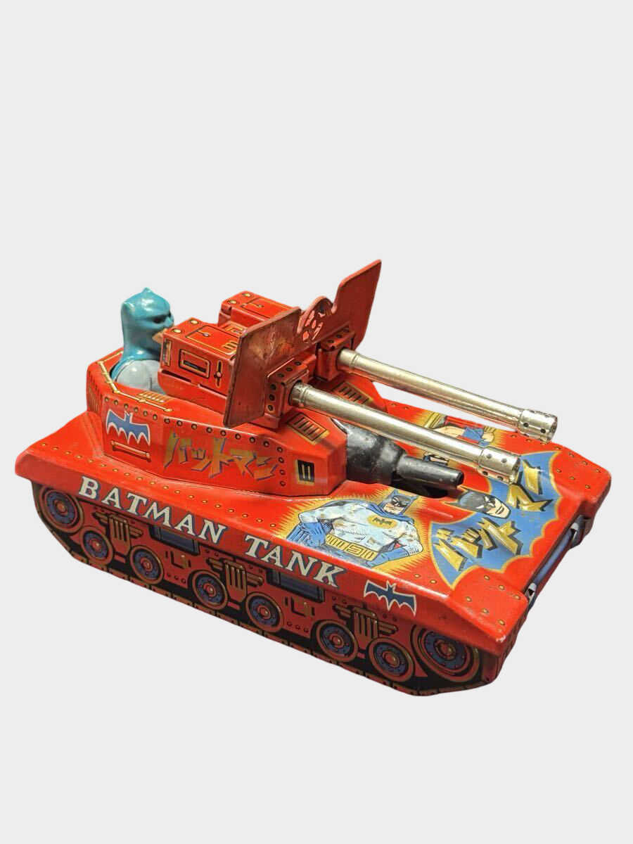Yonezawa Toys “BATMAN TANK” Tin Armored Vehicle w/ Sofubi Batman — Showa-Era Japanese Friction Tank (Licensed DC Character)
