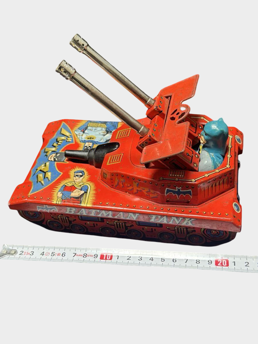 Yonezawa Toys “BATMAN TANK” Tin Armored Vehicle w/ Sofubi Batman — Showa-Era Japanese Friction Tank (Licensed DC Character)