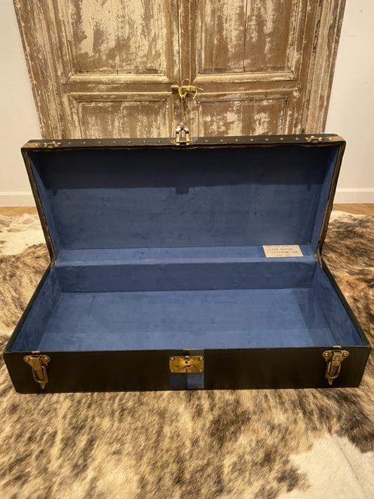 Louis Vuitton 1920s low black trunk, 89 cm, view 2 of 10