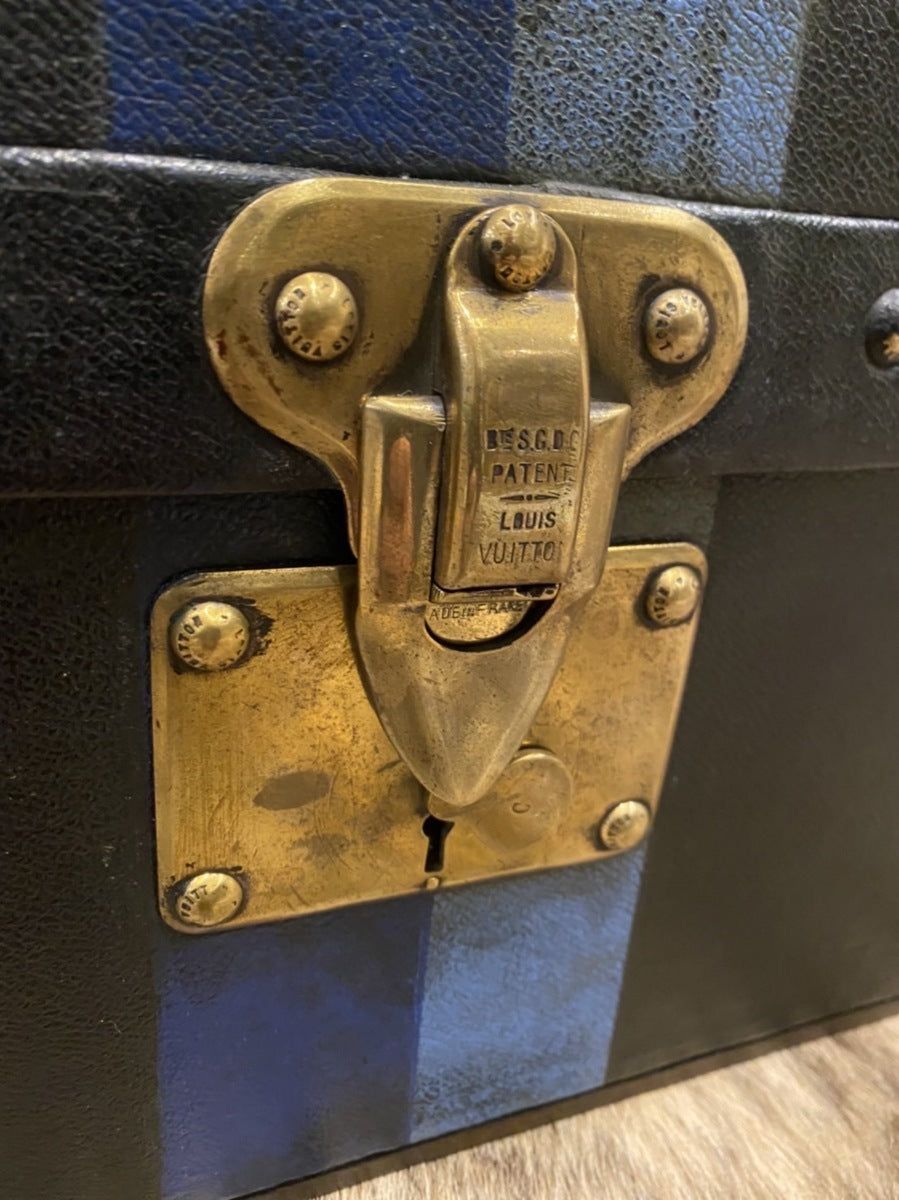 Louis Vuitton 1920s low black trunk, 89 cm, view 4 of 10