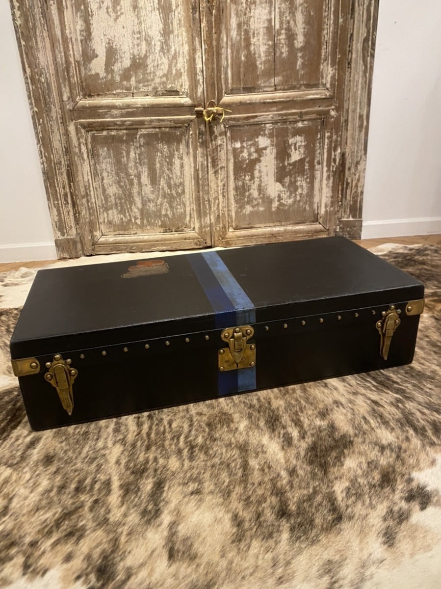 Louis Vuitton 1920s low black trunk, 89 cm, view 6 of 10