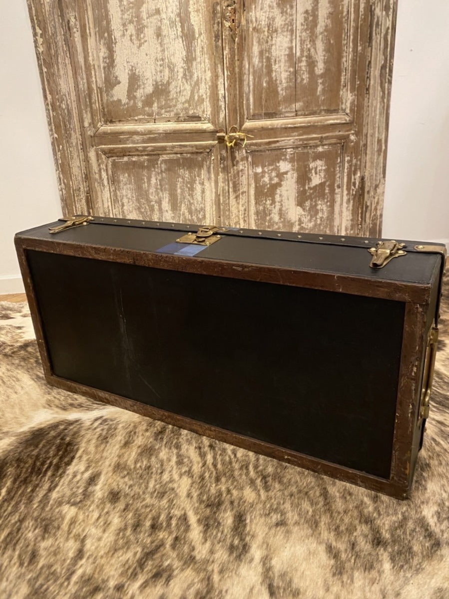 Louis Vuitton 1920s low black trunk, 89 cm, view 8 of 10