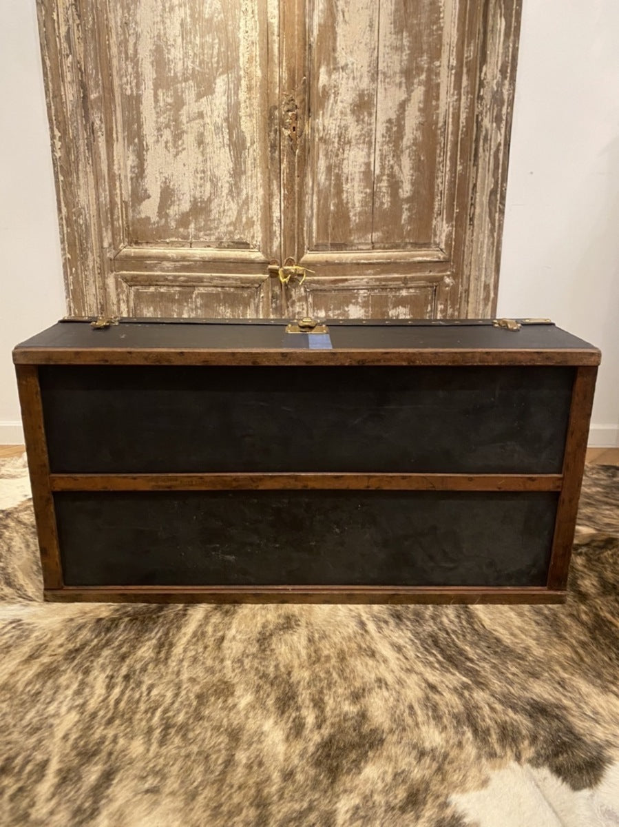 Louis Vuitton 1920s black trunk, blue stripe, 100 cm, view 3 of 9