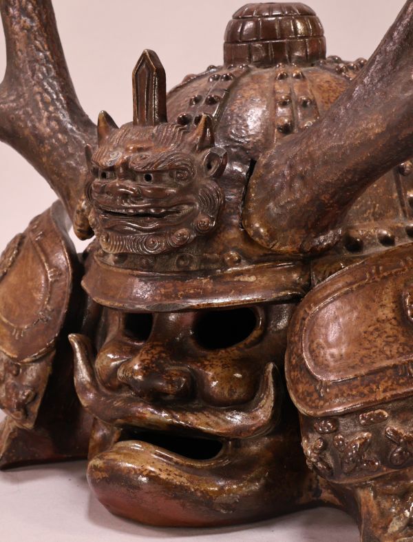Bizen Yaki Oni Kabuto Okimono Sculpture — Antlered Guardian Helmet Form, Japanese Ceramic Art, Armor-Inspired Ornament (Bizen Ware)