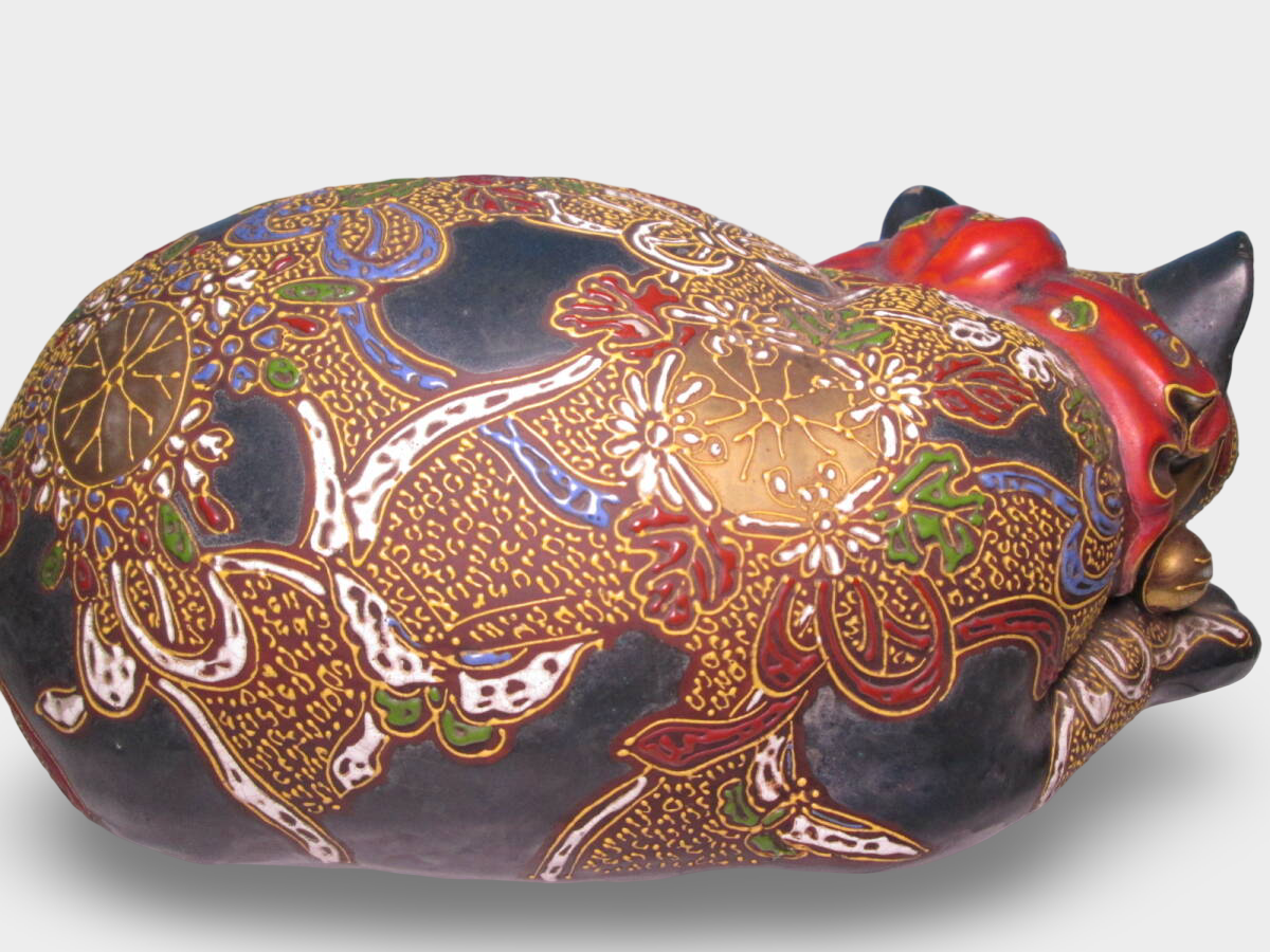 Monumental Kutani Ware Maneki‑neko | Gilded Polychrome Beckoning Cat