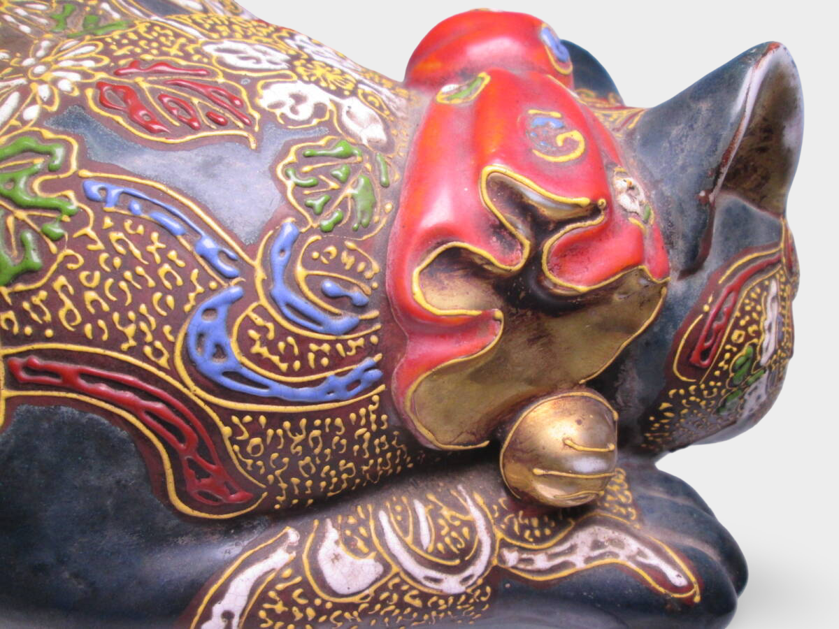 Monumental Kutani Ware Maneki‑neko | Gilded Polychrome Beckoning Cat