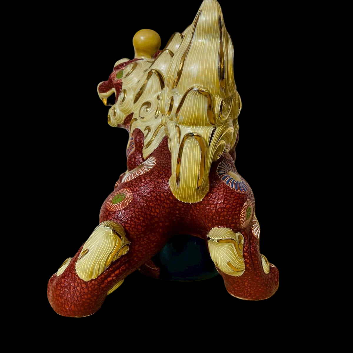 Kutani Ware Jewel-Ball Shishi Lion (Tama-nori Shishi) — Hand-Painted Polychrome Guardian Figure — Approx. 30 cm — Showa–Heisei Era Decorative Sculpture