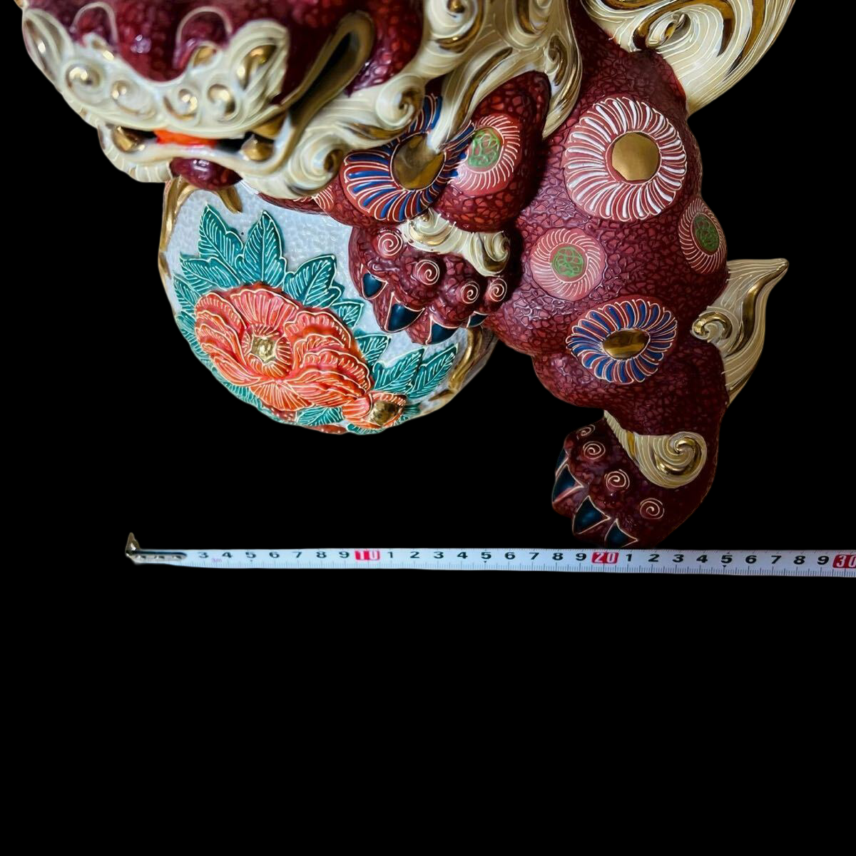 Kutani Ware Jewel-Ball Shishi Lion (Tama-nori Shishi) — Hand-Painted Polychrome Guardian Figure — Approx. 30 cm — Showa–Heisei Era Decorative Sculpture