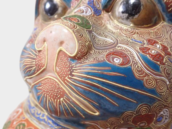 Monumental Kutani Ware Maneki‑neko | Gilded Polychrome Beckoning Cat | ~60 cm Heirloom Sculpture