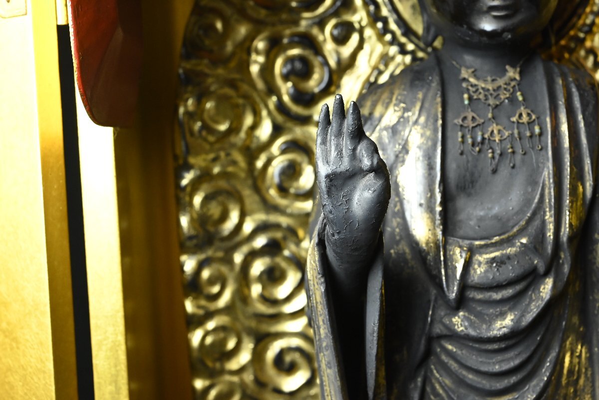 Edo Period Gyokugan Amida Nyorai Zushi 69cm — Temple-Housed Wooden Buddhist Sculpture with Crystal Eyes