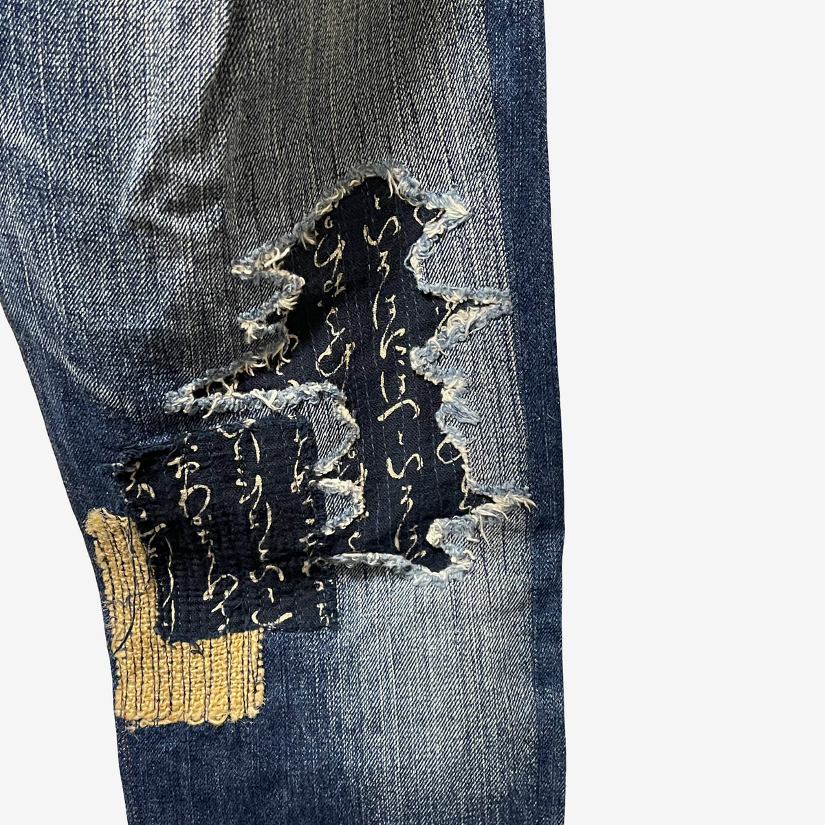 Vaqueros ETERNAL Bitchū Kurashiki Kōbō KURA 25405 de patchwork wagara chirimen, fabricados en Japón, finales de los años 2000, talla 32