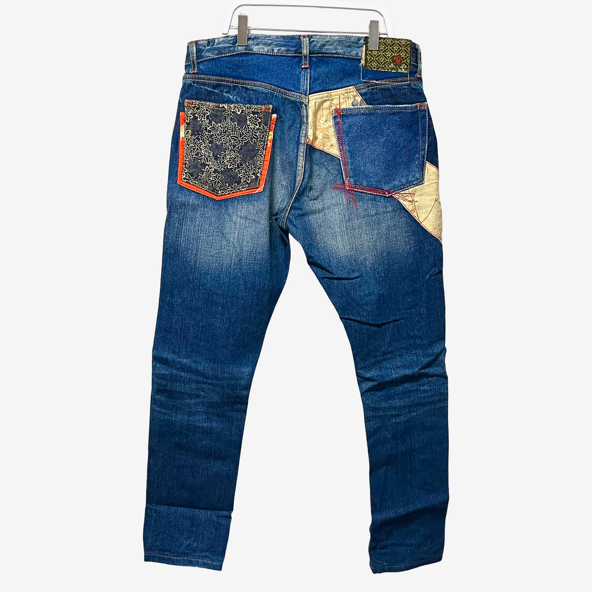 Vaqueros ETERNAL Bitchū Kurashiki Kōbō KURA 25405 de patchwork wagara chirimen, fabricados en Japón, finales de los años 2000, talla 32