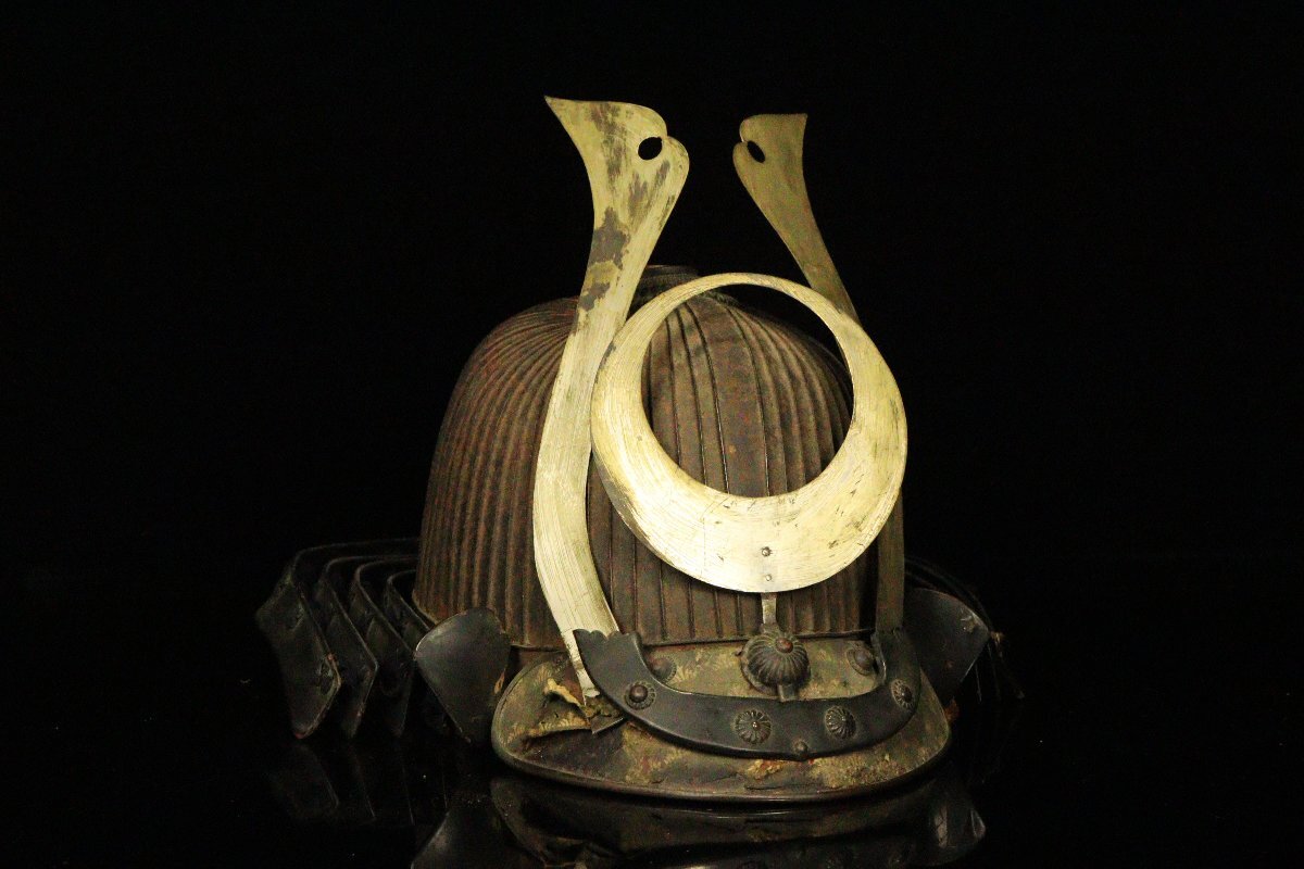 Edo-Period 62-Ken Suji Kabuto — Saotome-Style Samurai Helmet with Oversized Kuwagata Maedate (Sabi-Ji)