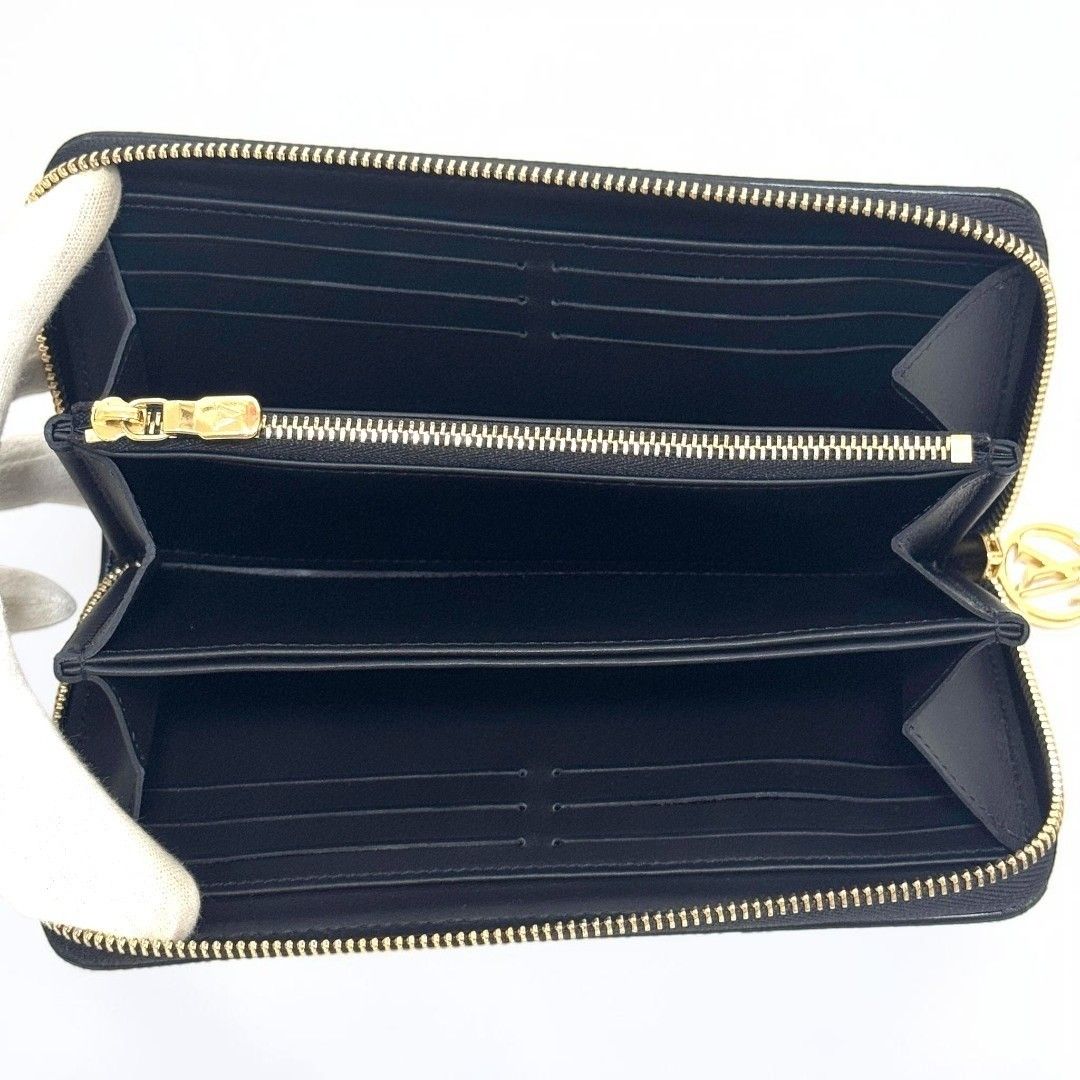 Louis Vuitton × Takashi Murakami Zippy Wallet, view 4