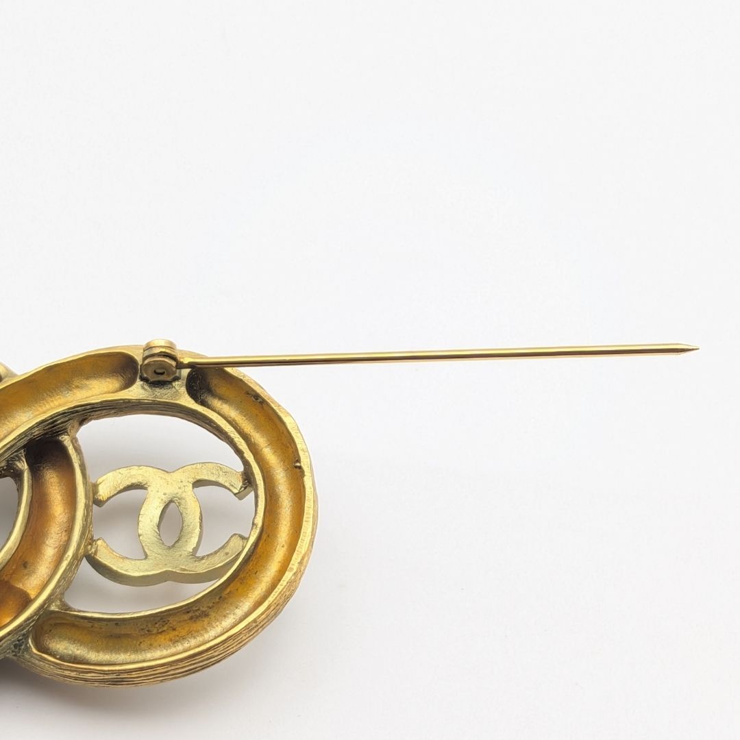 Chanel Twisted Infinity Brooch with Two CCs, view 6