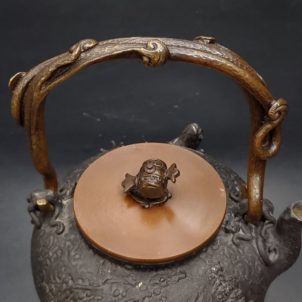 Japanese Iron Kettle by Kameido / Gyokuzōdō · Carp & Waterfall Relief Tetsubin · Wood-Handled Lid · 1855g Body · Sencha Tea Utensil
