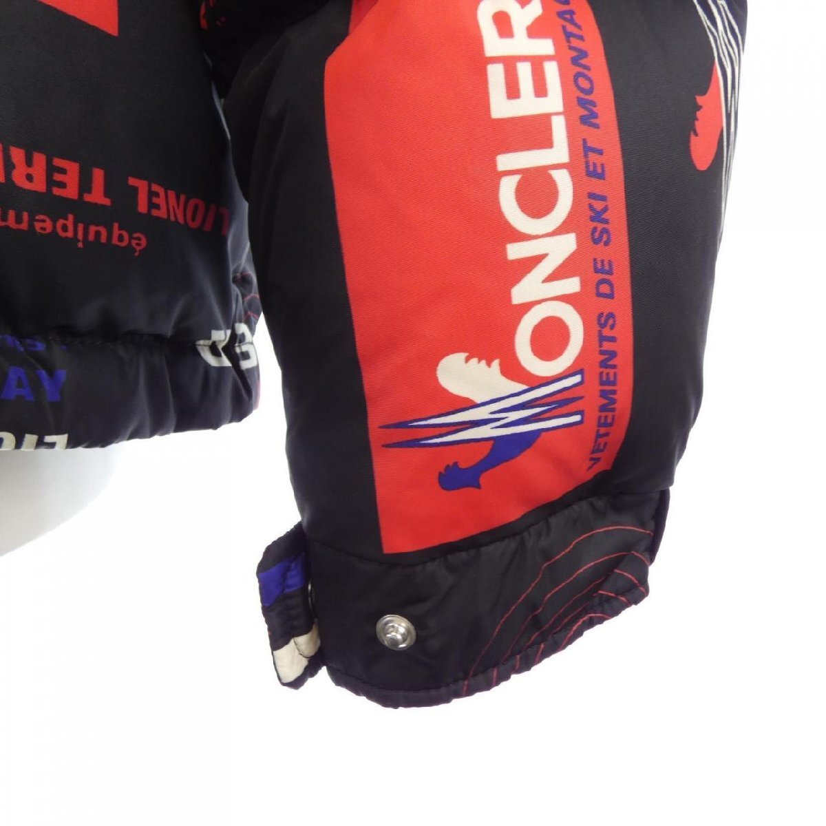 MONCLER Wilson Black Logo-Print Down Jacket with Hood, view 7