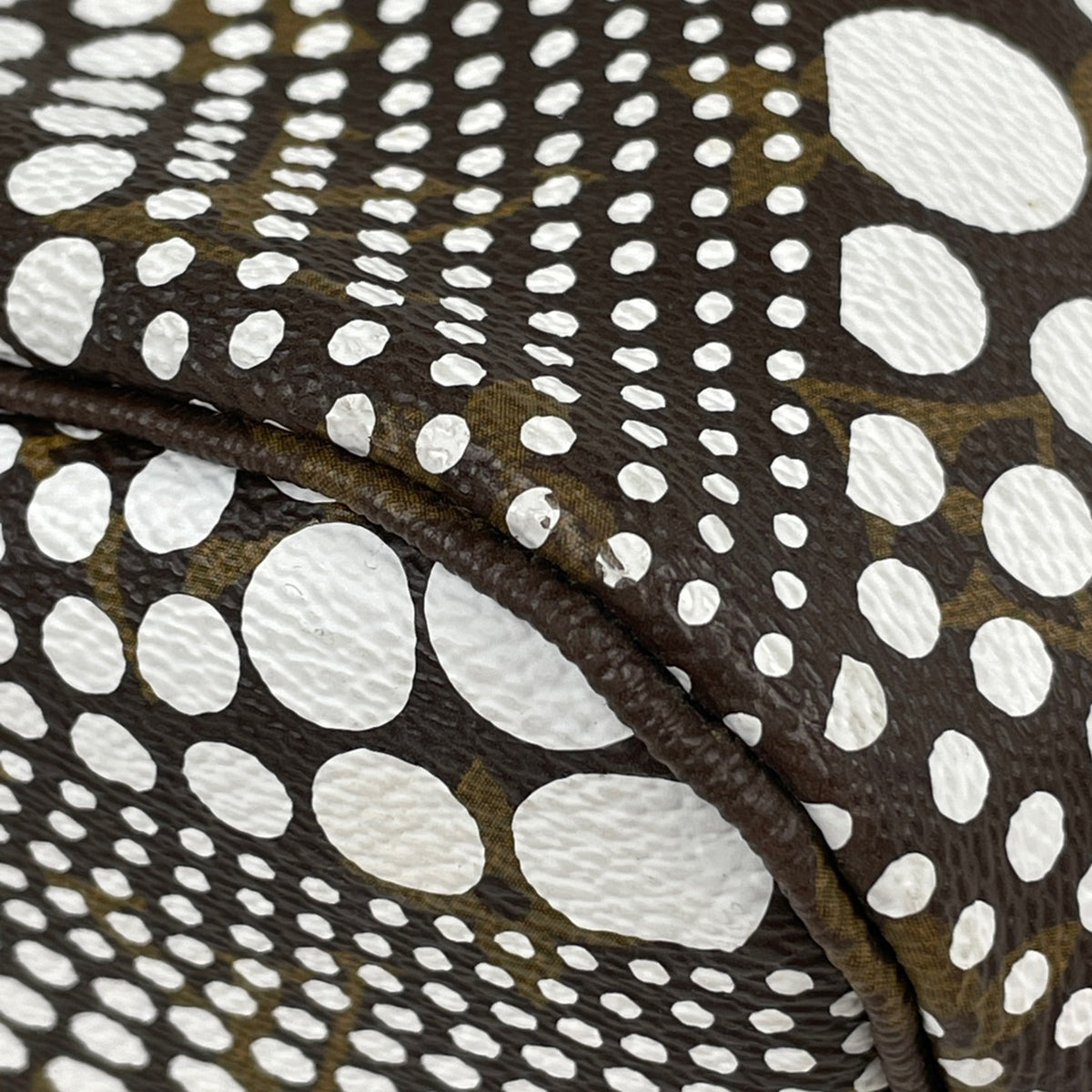 Louis Vuitton × Yayoi Kusama Neverfull MM M40684, view 3