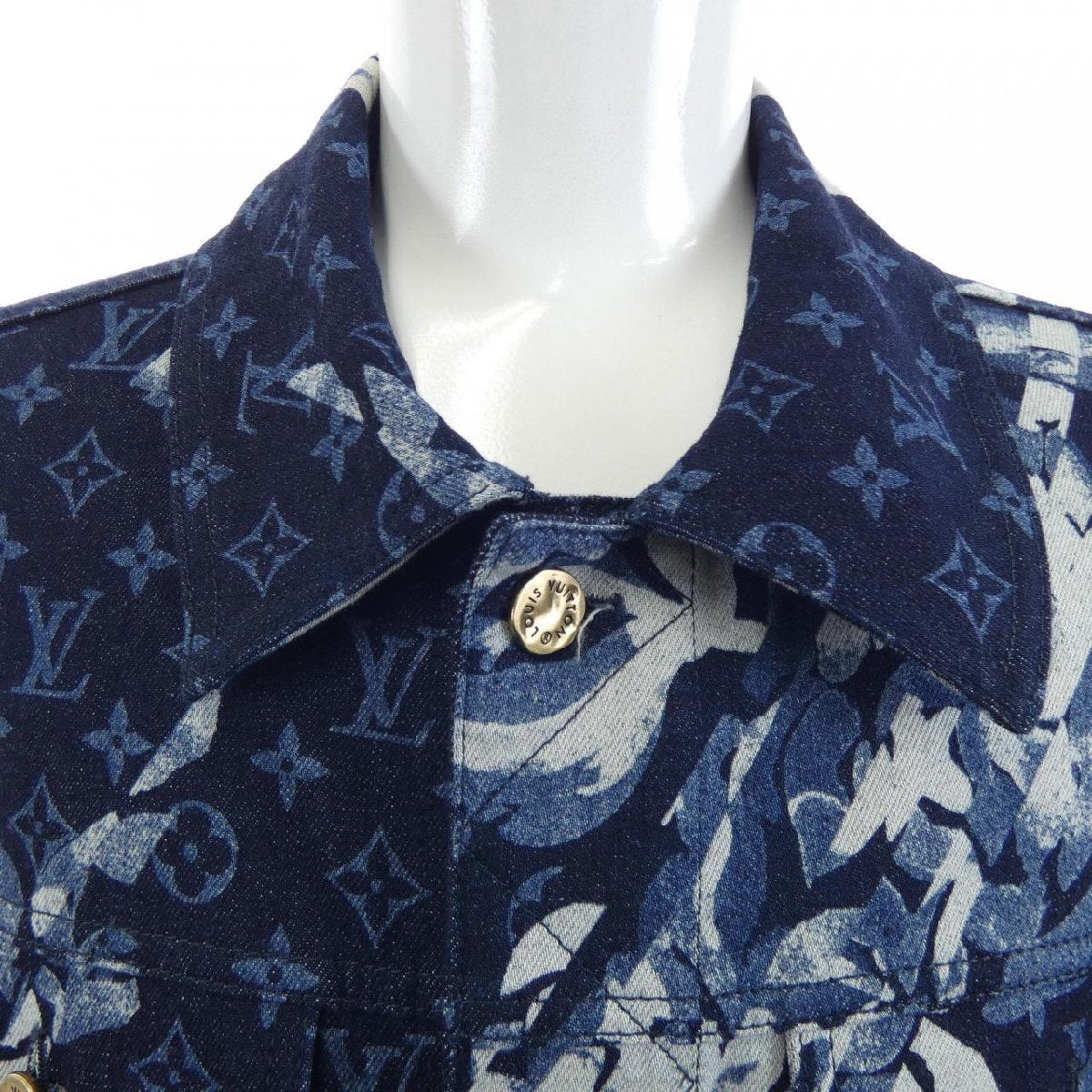 Louis Vuitton Monogram Printed Denim Jacket HQA01WFSG, view 5