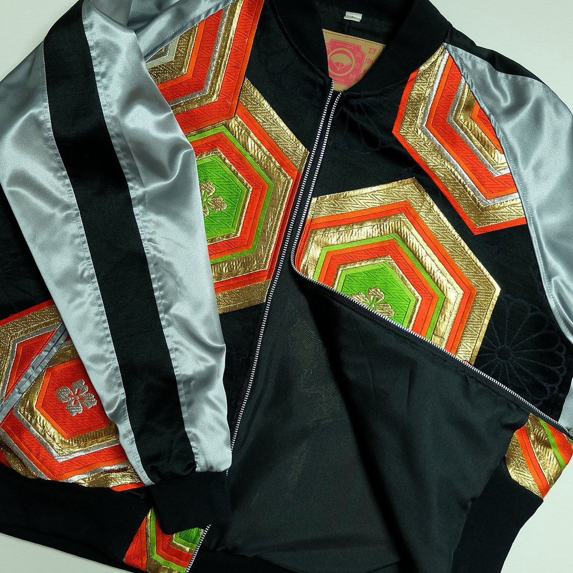 Classy Vintage Japanese Japan Remake Uchikake High Sense Fashion Kimono Textile Obi Hyuga Kamon Crest Pattern Sukajan Souvenir Jacket