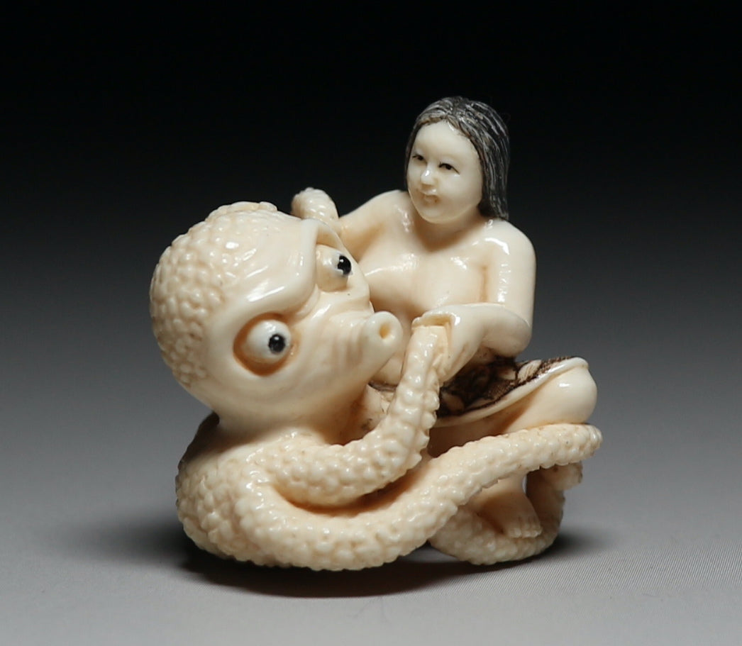 Japanese Erotica Risque Hentai Shunga Bijin Nude Lady Woman x Octopus Tentacles Sex Sagemono Netsuke Okimono Doll Statue Art