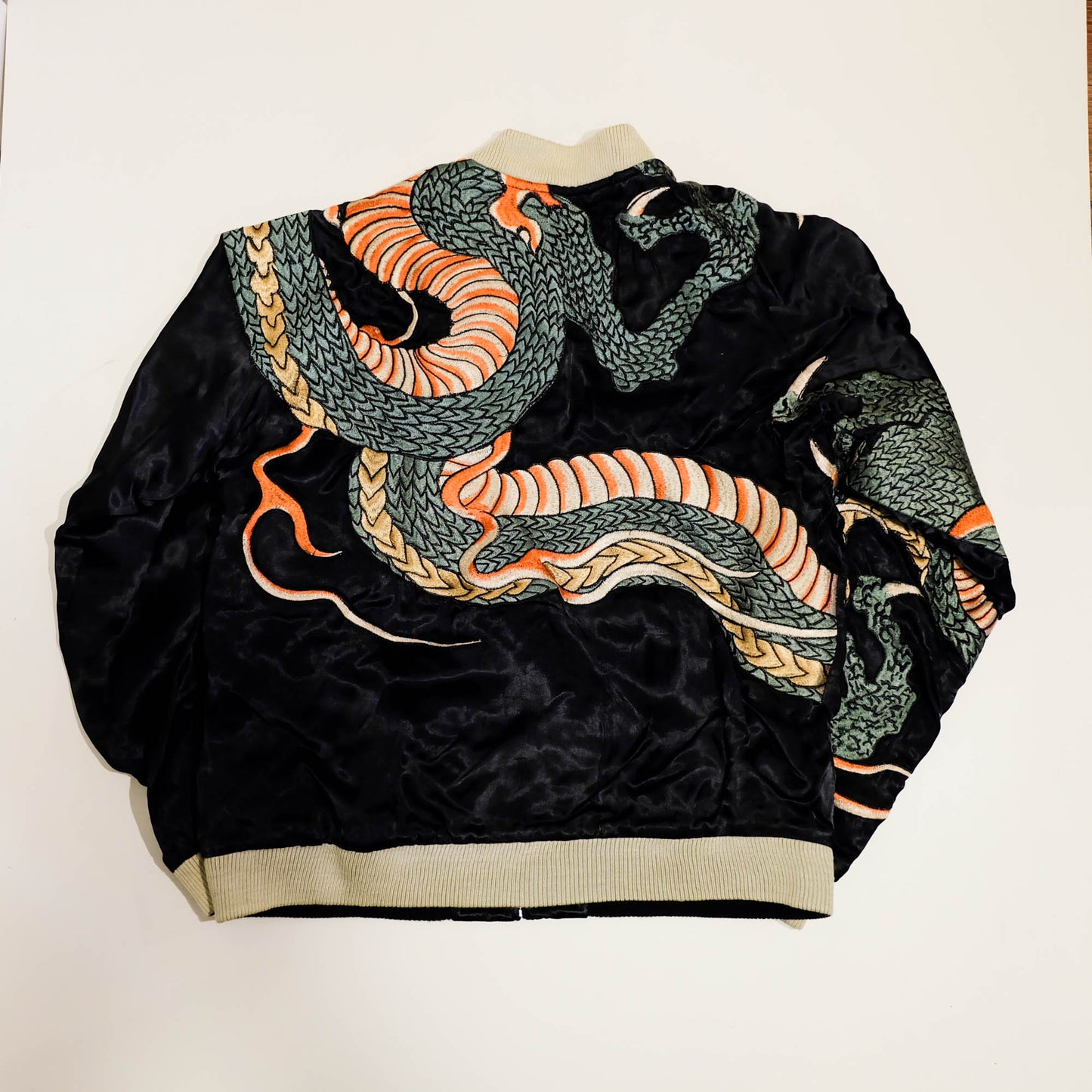 Yakuza Yanki Style Dragon Sukajan Jacket Japanese Embroidered Souvenir Jacket – Black Velvet Dragon Streetwear Artwear Size M
