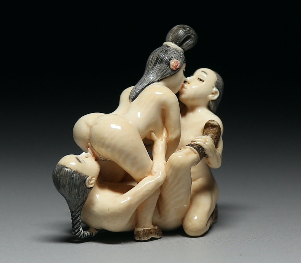 Japanese Erotica Shunga Sensual Foreplay Fetish Maiko Oiran Geisha Bijin Threesome Orgy Sagemono Okimono Doll Statue Art