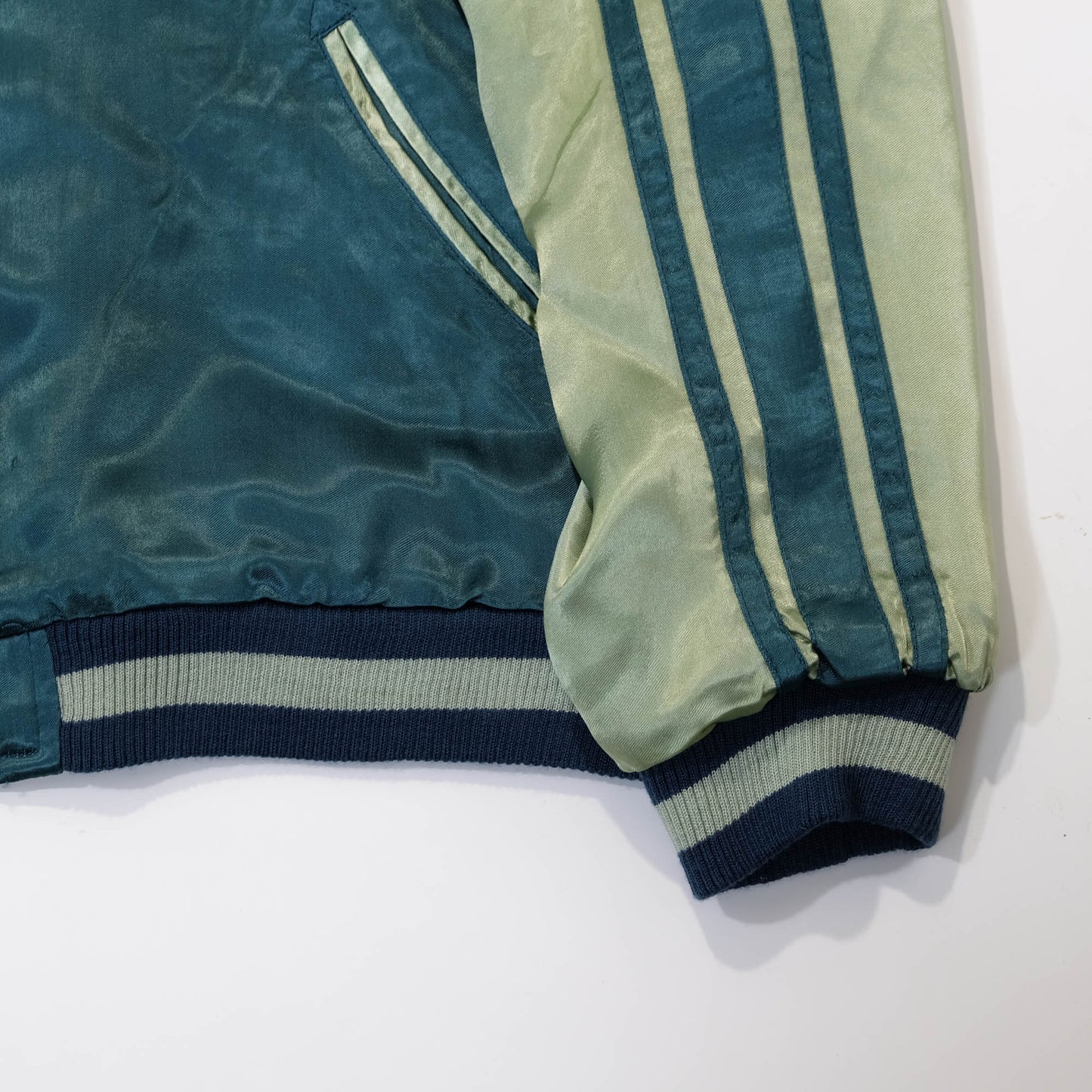 Elegant Japanese Embroidered Jacket Featuring Traditional Kingyo Goldfish, Water Ripples & Edo-Inspired Artwork