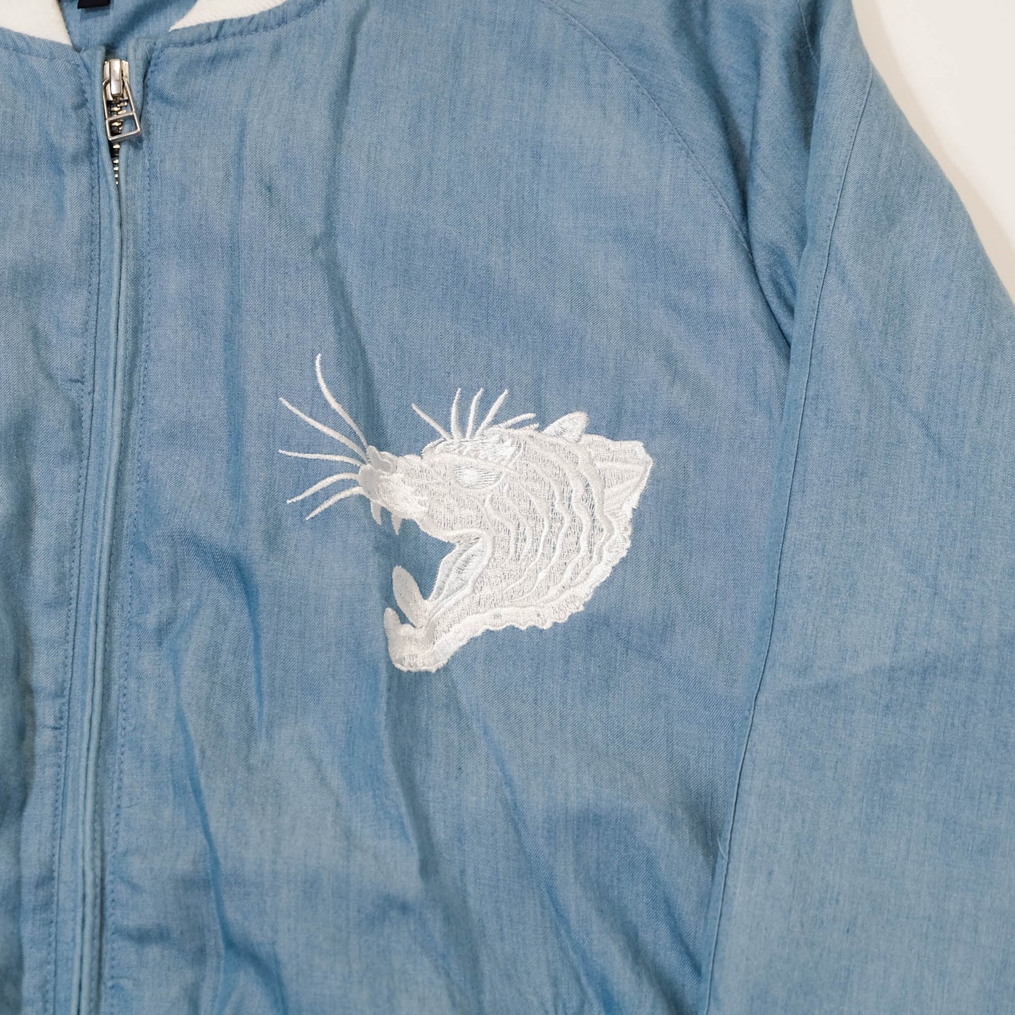 Minimalist Wagara Streetwear Jacket Featuring White Embroidered Tiger Artwork & Classic Japan Souvenir Style