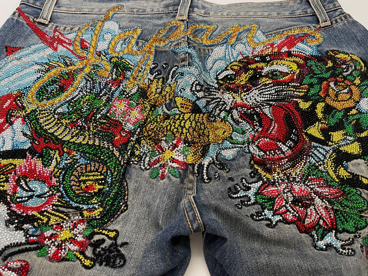 Holy Grail Ed hardy Rhinestones Japonican Japan Oiran Geisha Tiger Tattoo Art Design Denim Tapered Fit Jeans ( 32 in )