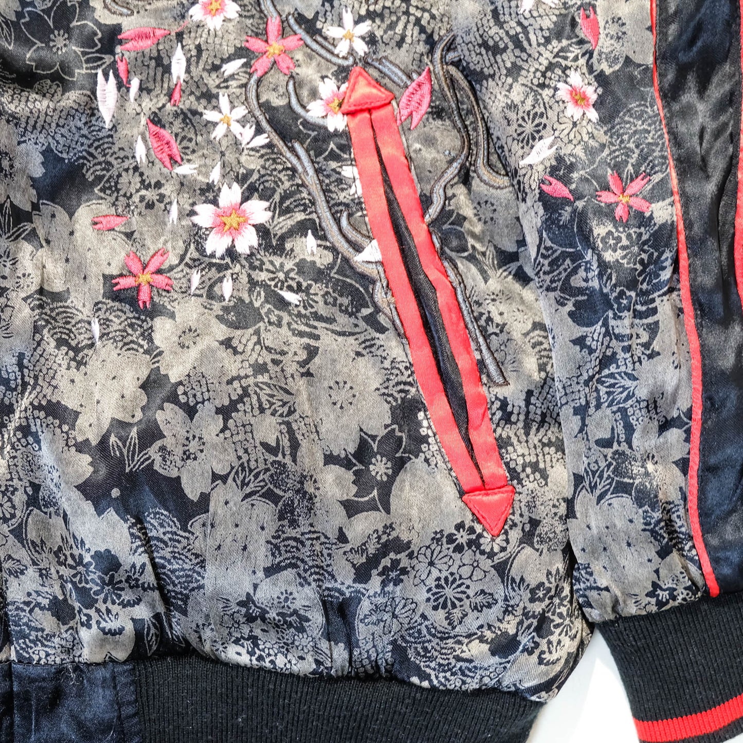 Miyabi Musubi ZENBU Japanese Badass Black Red Yakuza Yanki Dragon Sakura Horse Uma Warrior Musha Warrior Cherry Blossoms Embroidered Embroidery Sukajan Souvenir Sukajum Skajum Tattoo Art Design Yokosuka Jumper Bomber Jacket ( Size : L )