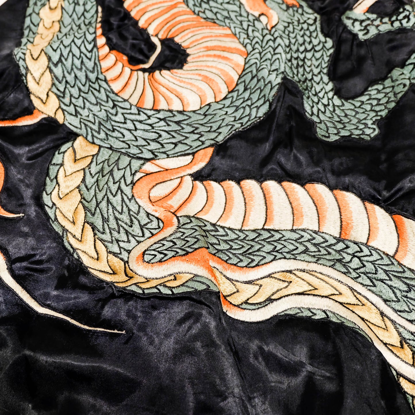 Yakuza Yanki Style Dragon Sukajan Jacket Japanese Embroidered Souvenir Jacket – Black Velvet Dragon Streetwear Artwear Size M