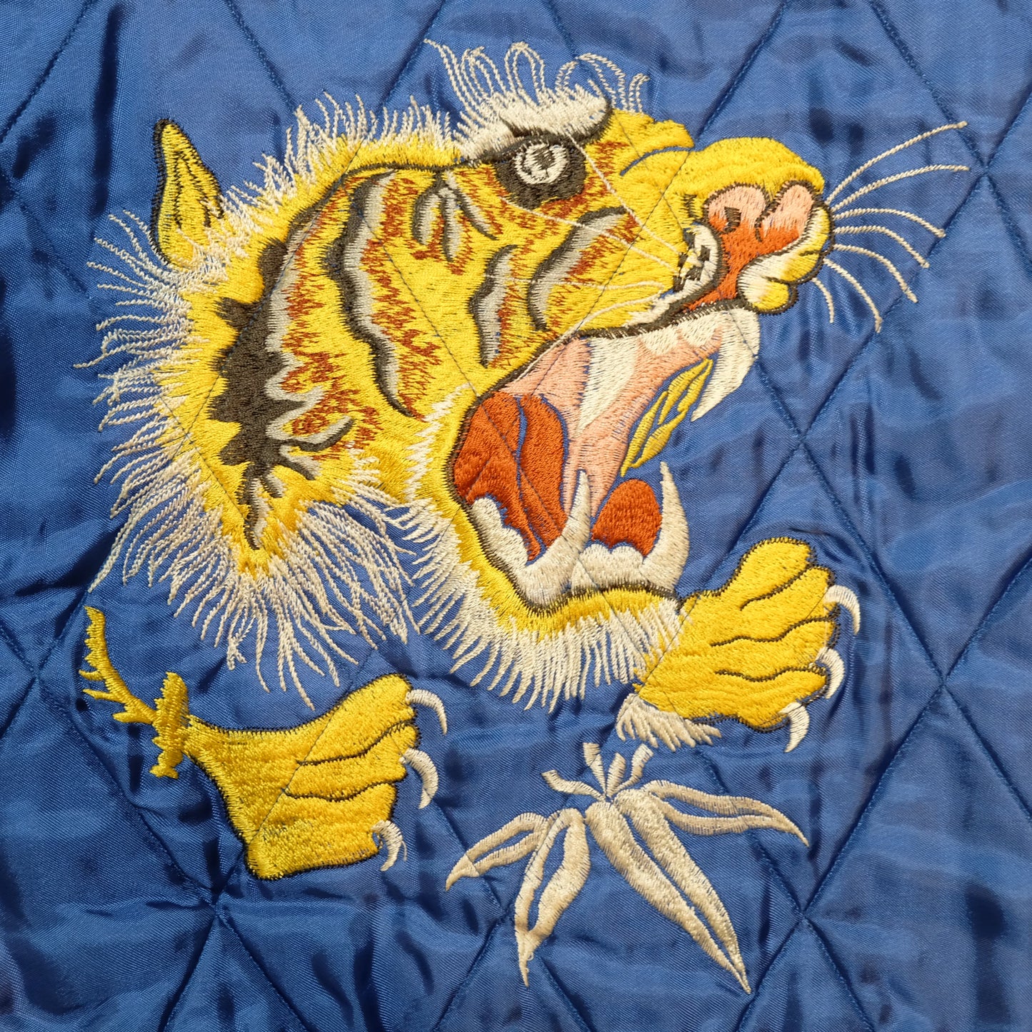 Reminiscence Padded Sukajan Jacket M–L | Japanese Tiger Dragon Eagle Embroidery Quilted Souvenir Bomber Jacket