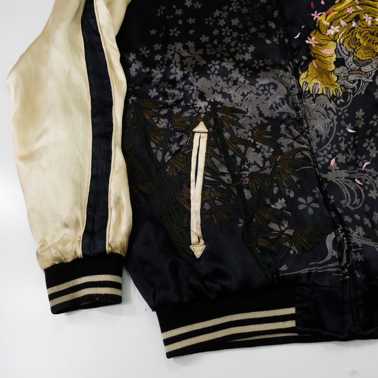 Miyabi Musubi Reversible Japanese Sukajan Tiger Sakura Koi Dragon Phoenix Embroidered Souvenir Jacket | Black Ivory Wagara Bomber