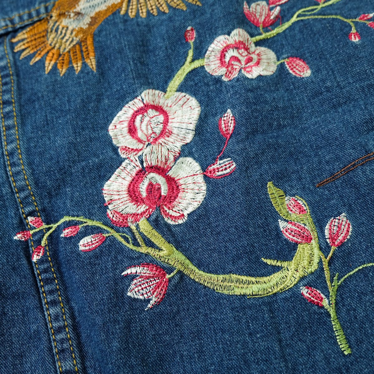 Ladies XL Hummingbird Floral Embroidered Denim Jean Jacket | Blue Vintage Style Trucker Jacket