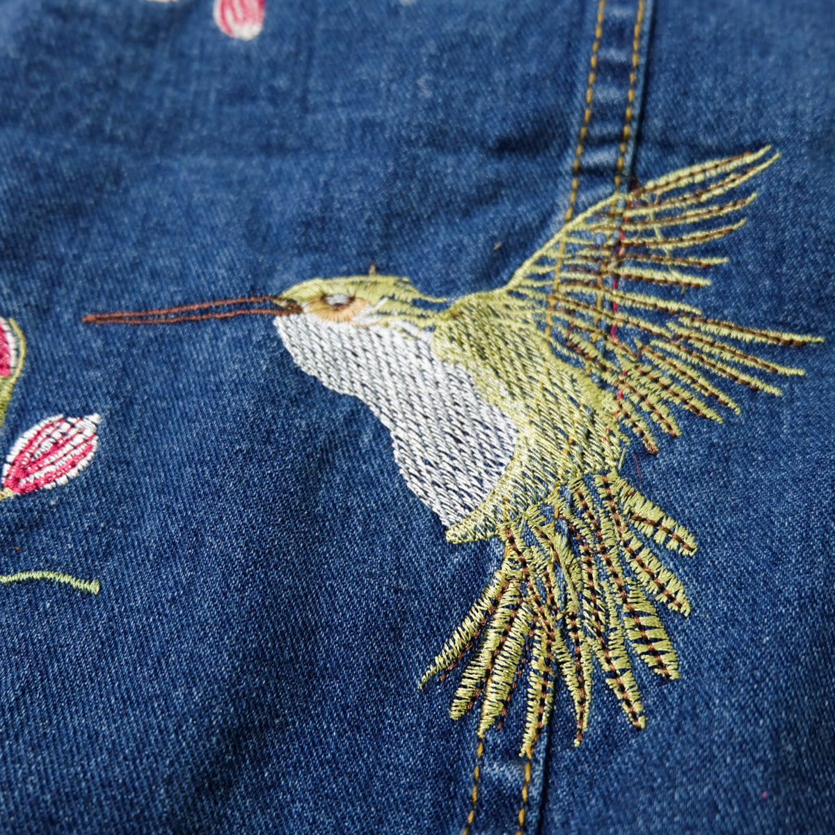 Ladies XL Hummingbird Floral Embroidered Denim Jean Jacket | Blue Vintage Style Trucker Jacket