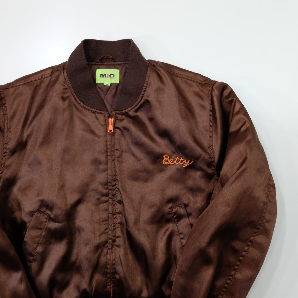 MIC MORE “MAYNER” Tiger Embroidered Brown Satin Bomber Jacket | Betty Script Quilted Sukajan Style | Size M